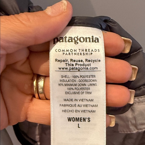Patagonia Women’s Down Sweater Vest Size L - Picture 6 of 6